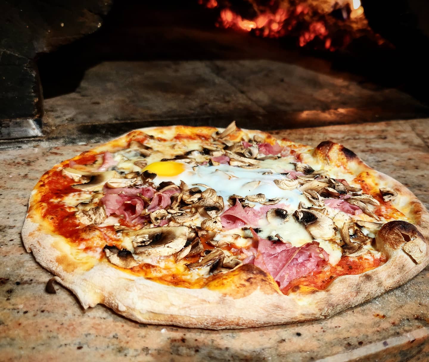 Pizza Taormina available to rent / verhuur / location at 50.8 Studio • -, Belgïe, Belgique, Belgium, Catering, Huur, Location, Louer, Only in, Photo, Rent, Studio, Verhuur, Video